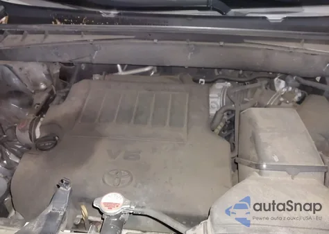 2016 Toyota Highlander Le Plus V6 z USA, uszkodzony, nr VIN 5TDBKRFH4GS307182